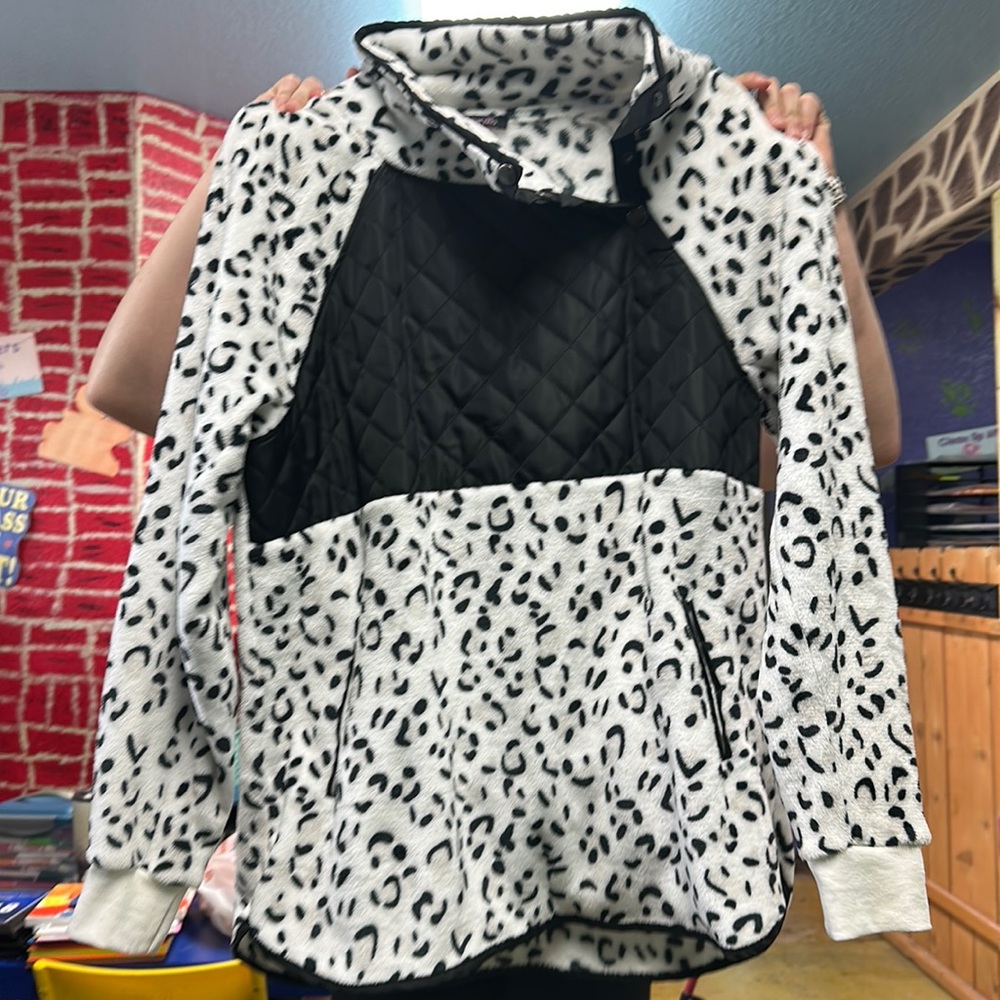 Leopard print fuzzy sweatshirt